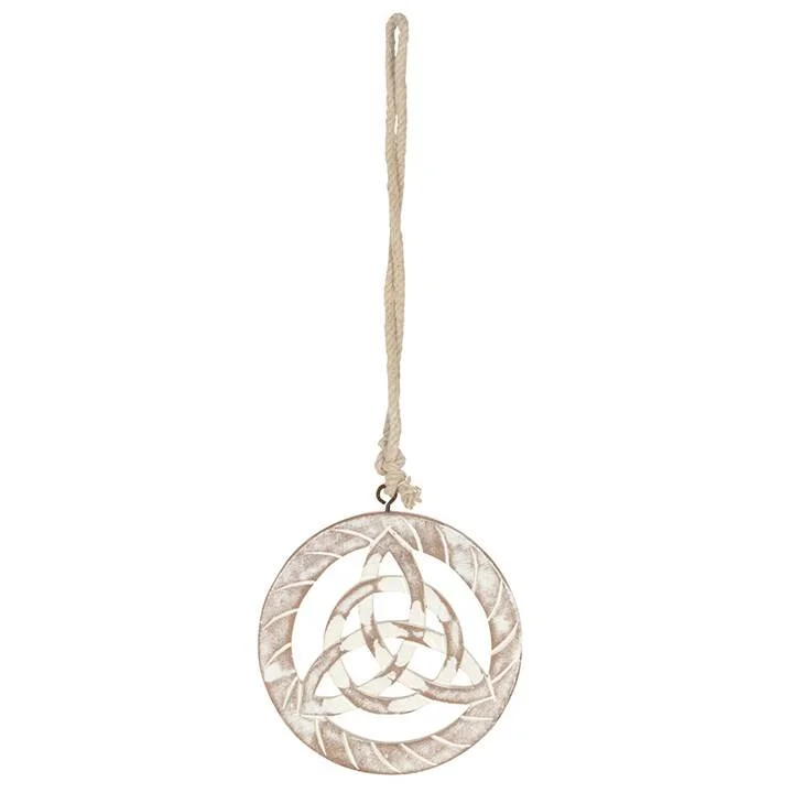 Witte houten triquetra