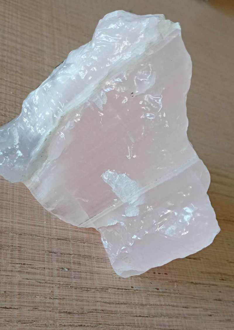 Calciet roze ruw 451gram