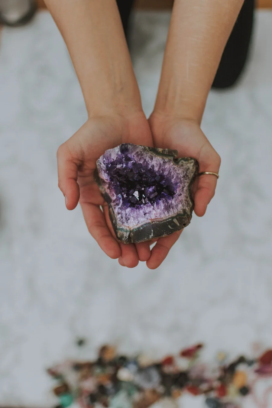 Heksen kruiden edelstenen reiki wierook spiritualiteit spiritueel kaartlegging helderziende medium energetisch therapeut