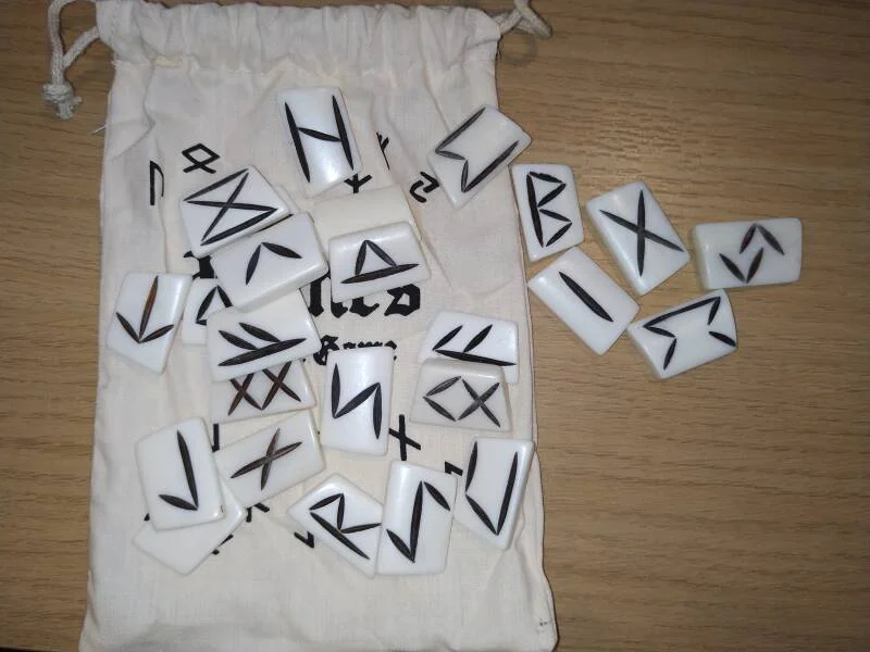 Runes oracle game