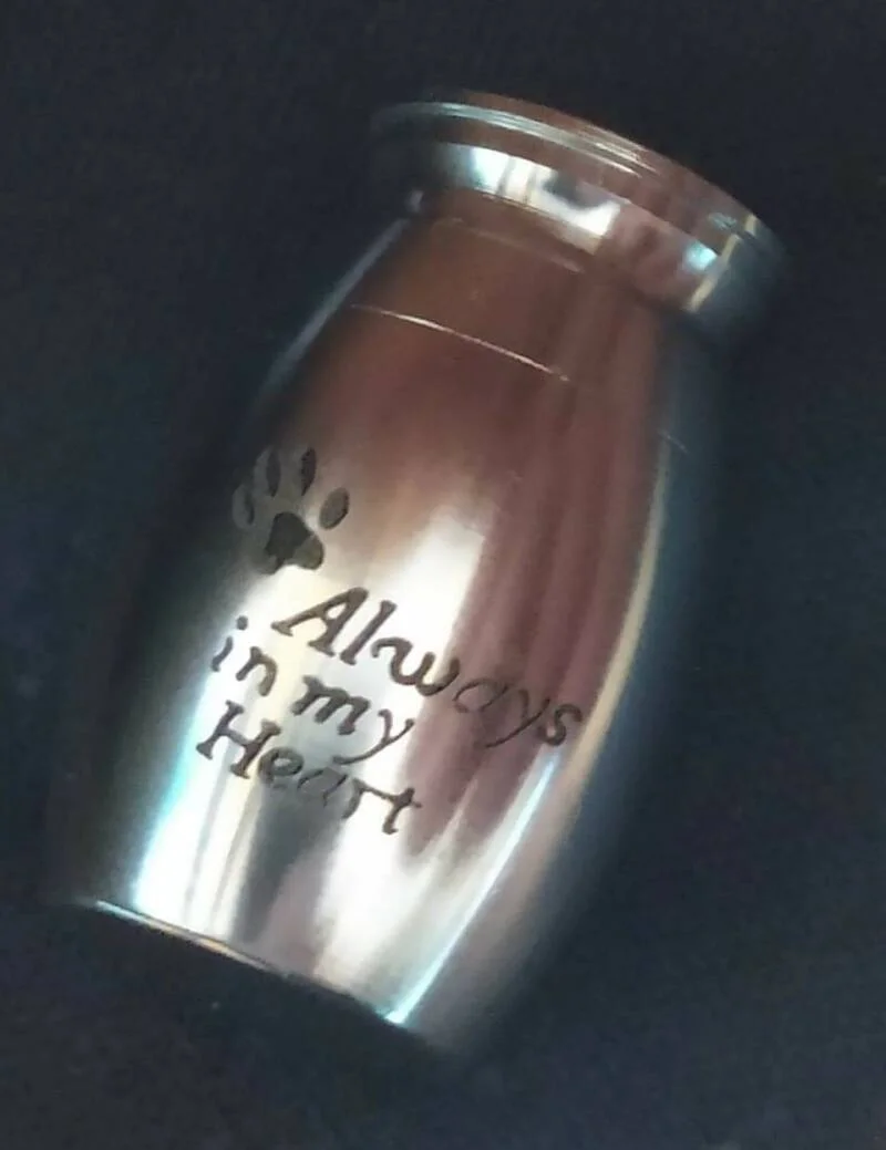 Mini urne in my heart